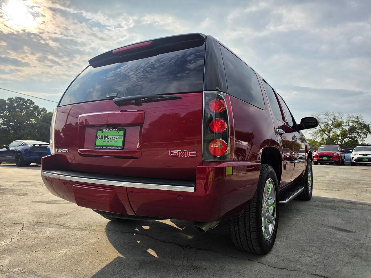 Used 2014 GMC Yukon Denali RWD image 8