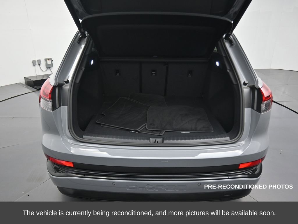 Used 2024 Audi Q4 e-tron Prestige w/ Black Optic Package image 16