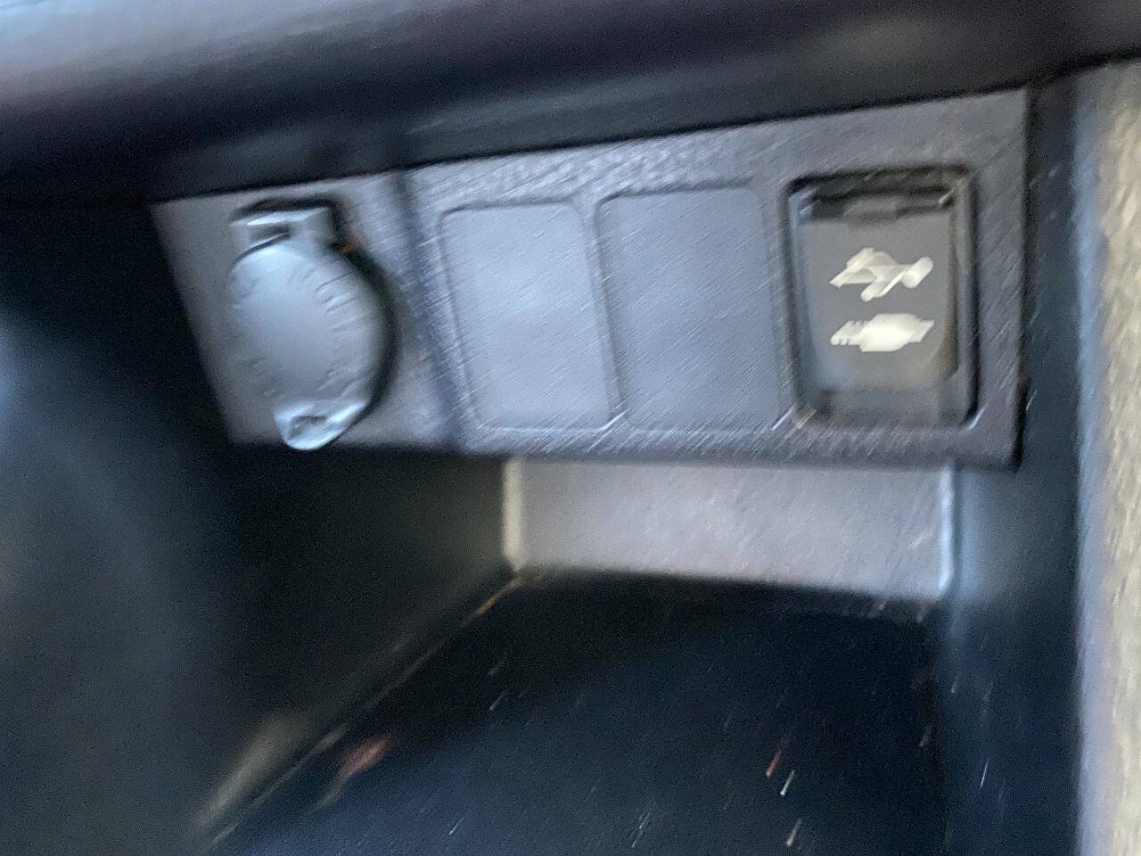 Used 2019 Toyota Corolla LE FWD image 32