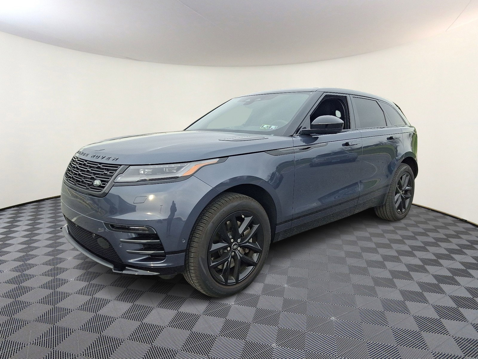 Used 2026 Land Rover Range Rover Velar Dynamic SE