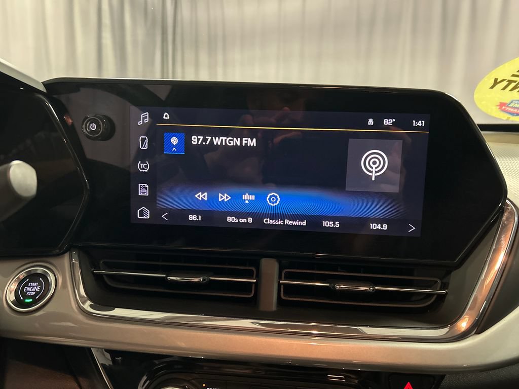 Used 2025 Chevrolet Trax LT w/ LT Convenience Package FWD image 17
