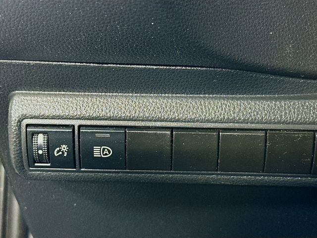 Used 2022 Toyota Corolla LE image 10