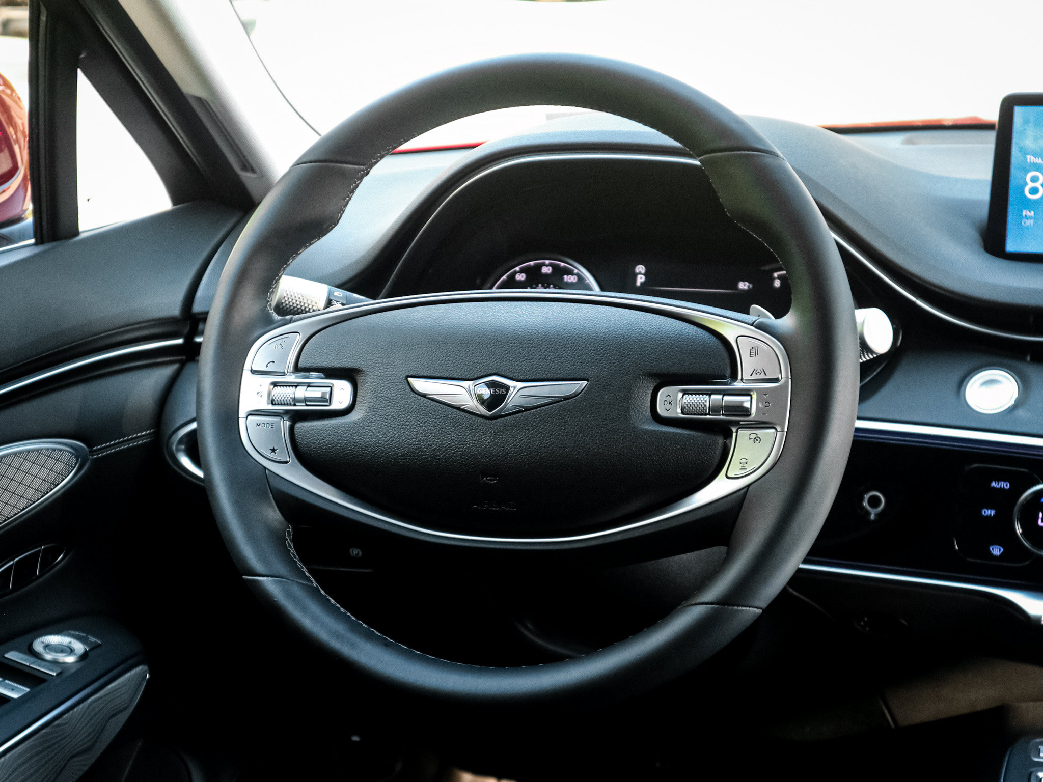 Used 2023 Genesis GV70 2.5T w/ Advanced Package AWD/4WD image 18