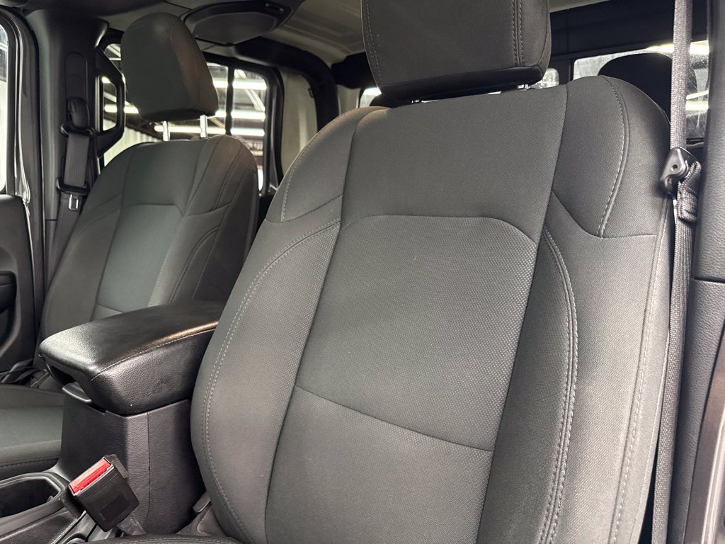 Used 2021 Jeep Gladiator Sport AWD/4WD image 18