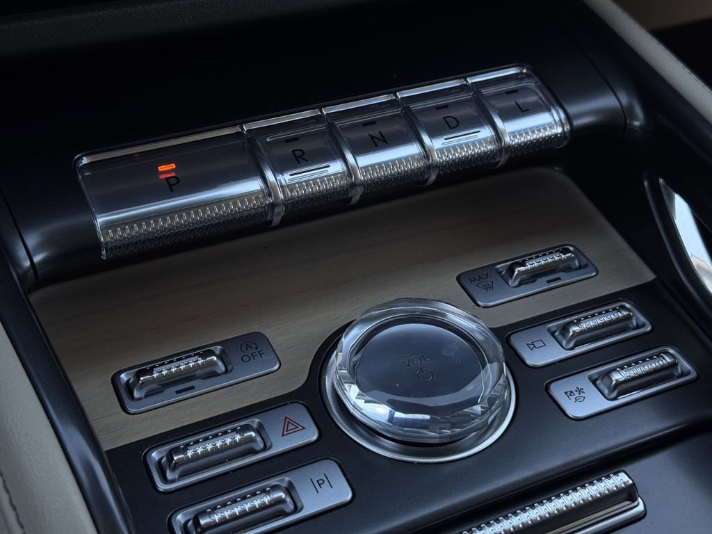 Used 2024 Lincoln Nautilus Reserve w/ Equipment Group 203A image 17