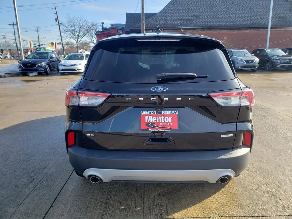 Used 2020 Ford Escape SE image 6