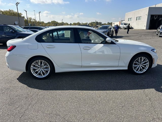 Used 2023 BMW 330i xDrive Sedan w/ Premium Package AWD/4WD image 5