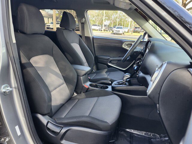 Used 2022 Kia Soul LX w/ Technology Package image 13