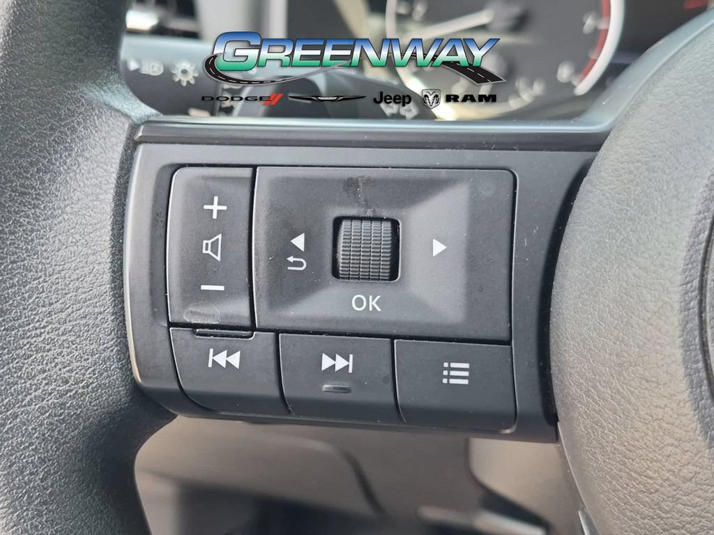 Used 2024 Nissan Rogue SV AWD/4WD image 22
