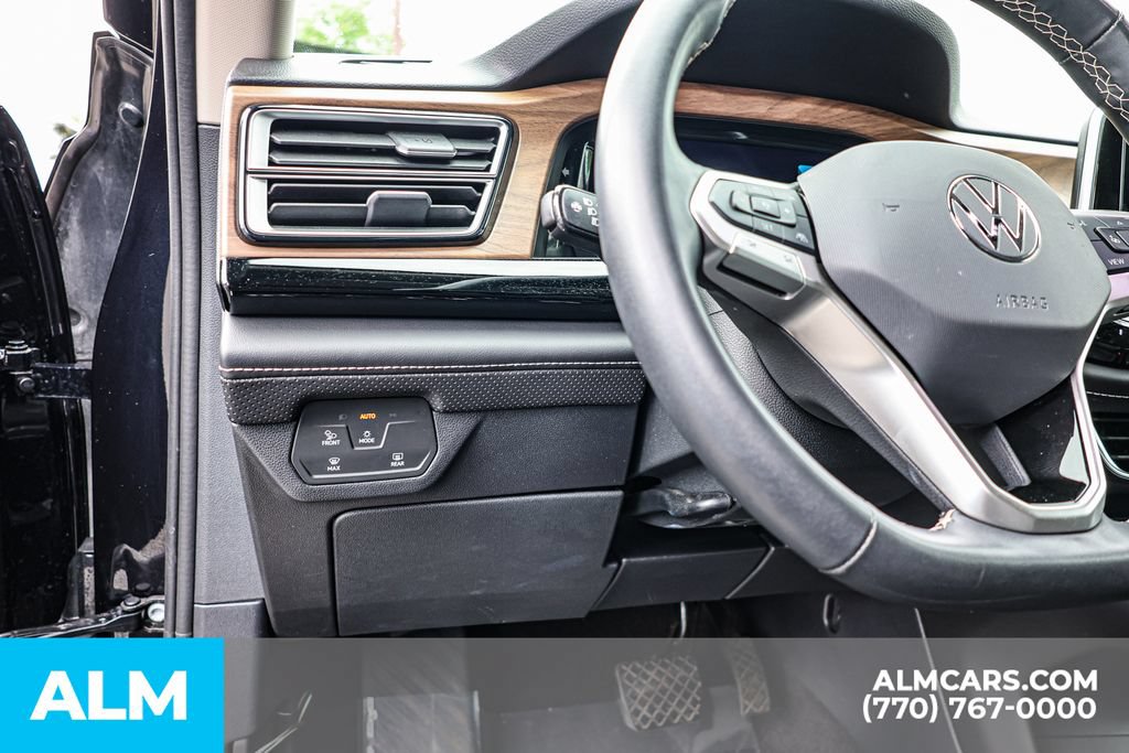 Used 2024 Volkswagen Atlas SE FWD image 28