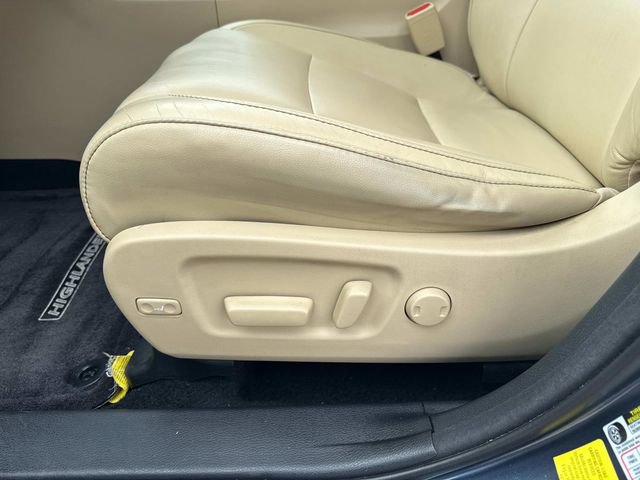 Used 2015 Toyota Highlander XLE image 23