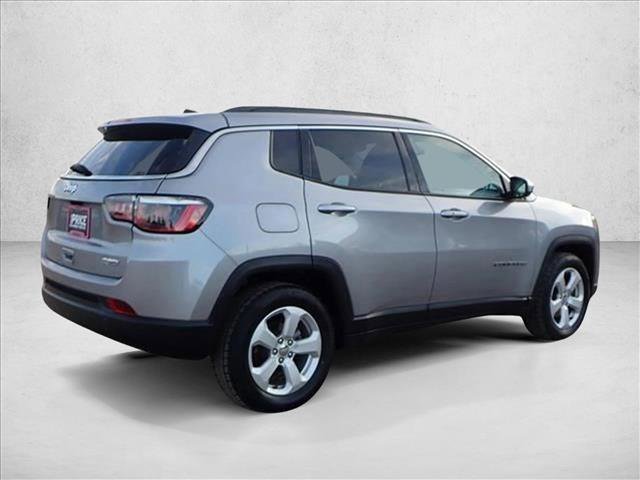 Used 2018 Jeep Compass Latitude w/ Popular Equipment Group FWD image 4