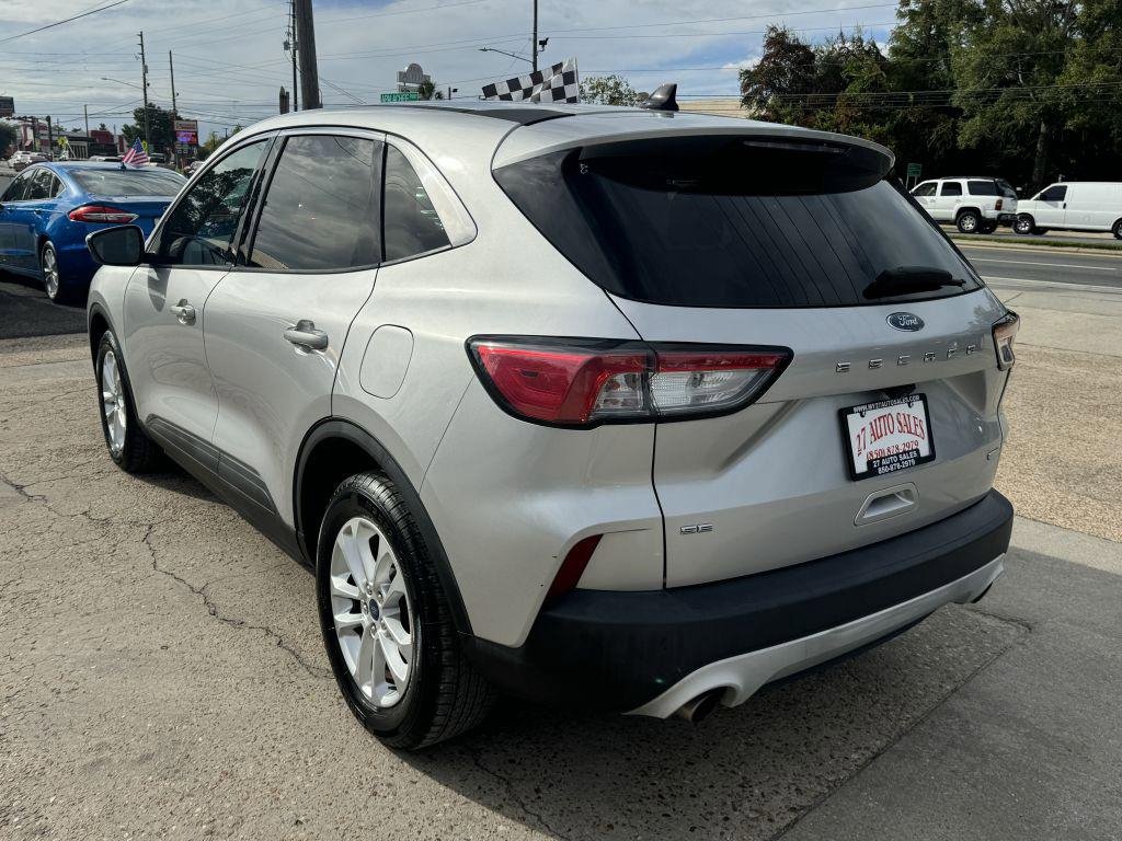 Used 2020 Ford Escape SE image 7