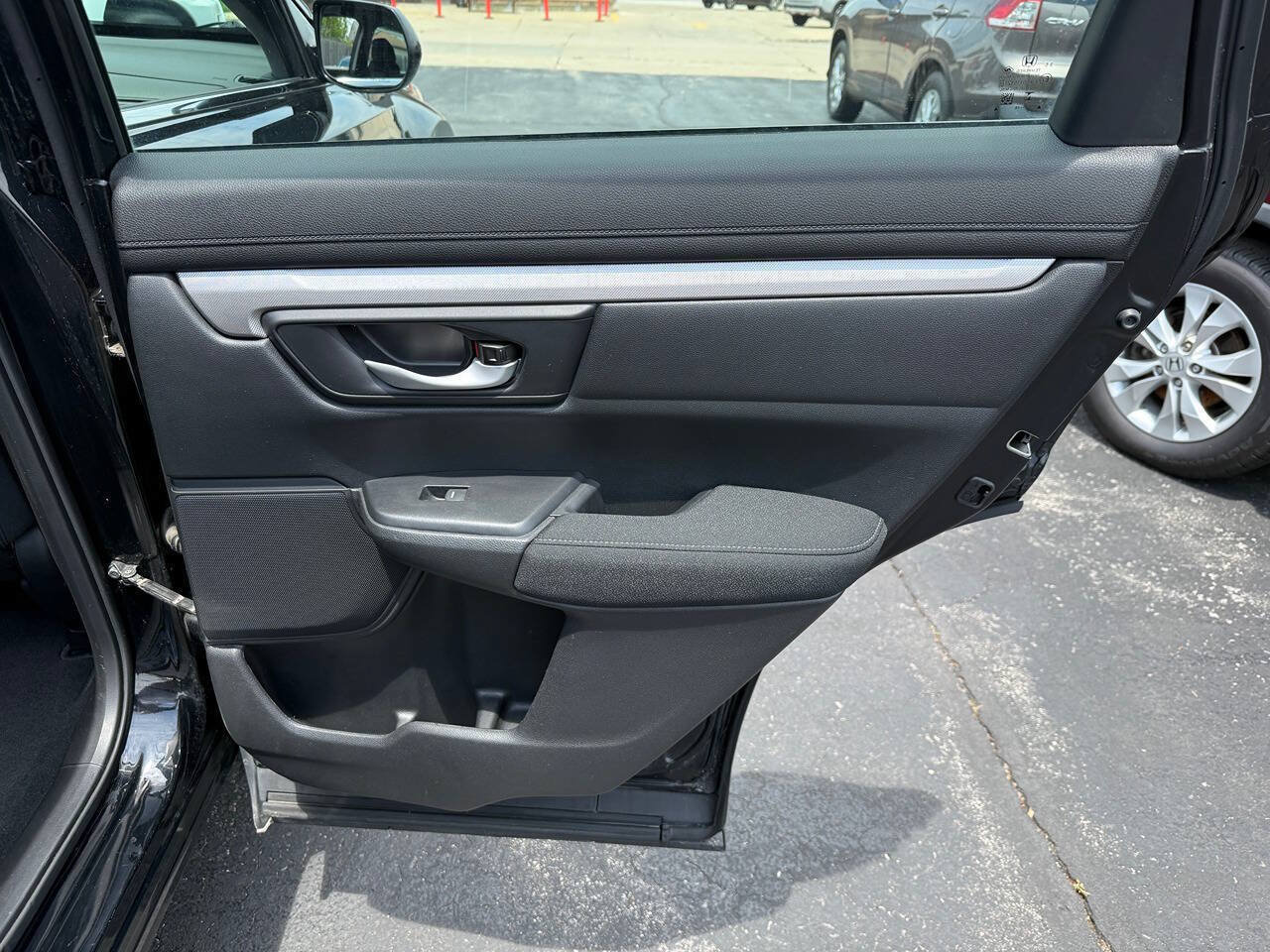 Used 2018 Honda CR-V LX image 28