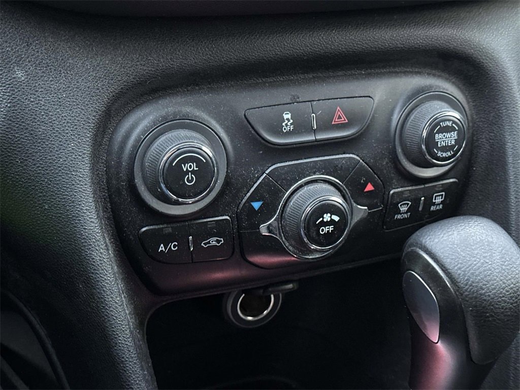 Used 2014 Dodge Dart SXT image 27