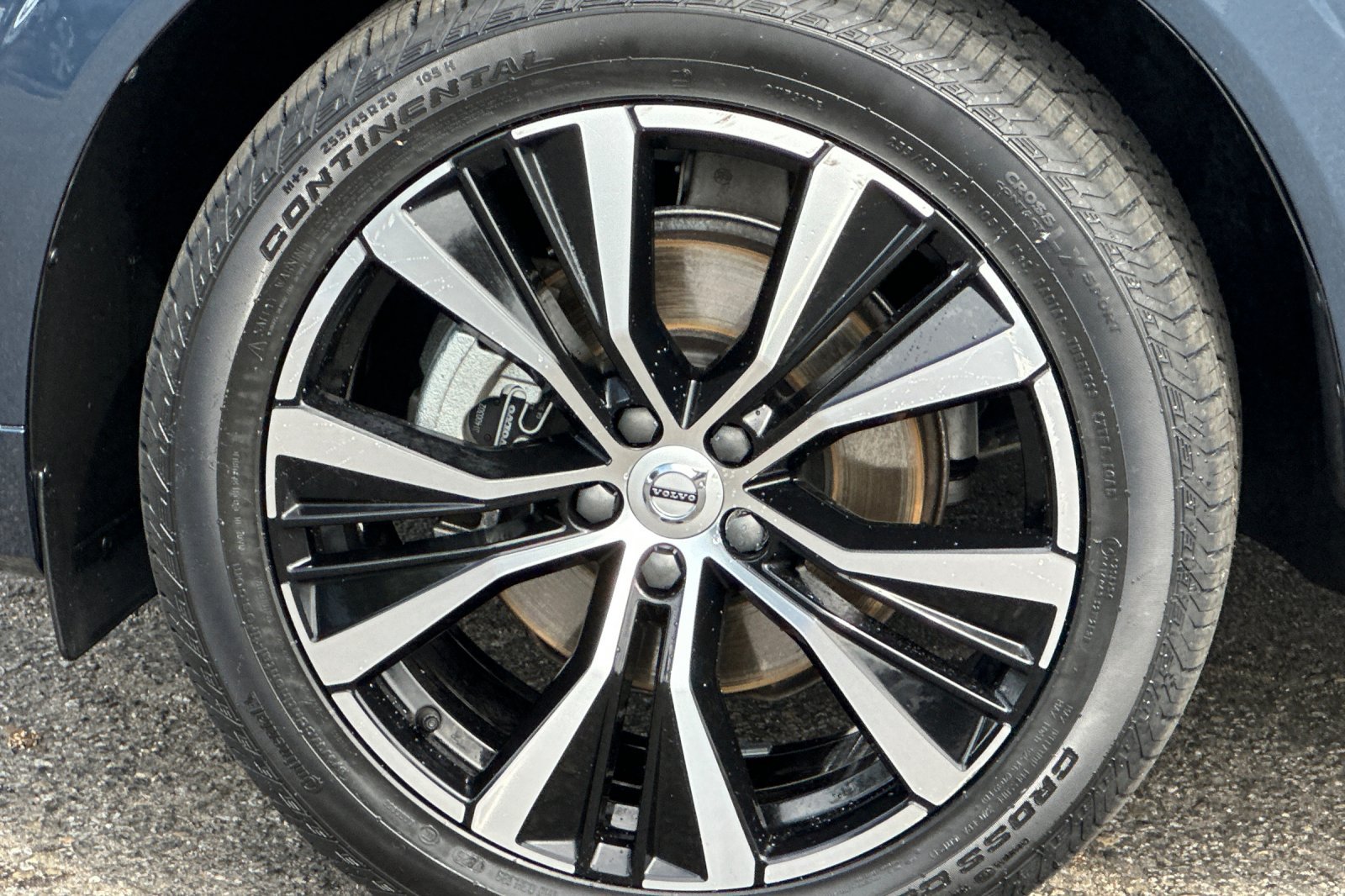 Certified 2023 Volvo XC60 B5 Plus w/ Climate Package FWD image 35