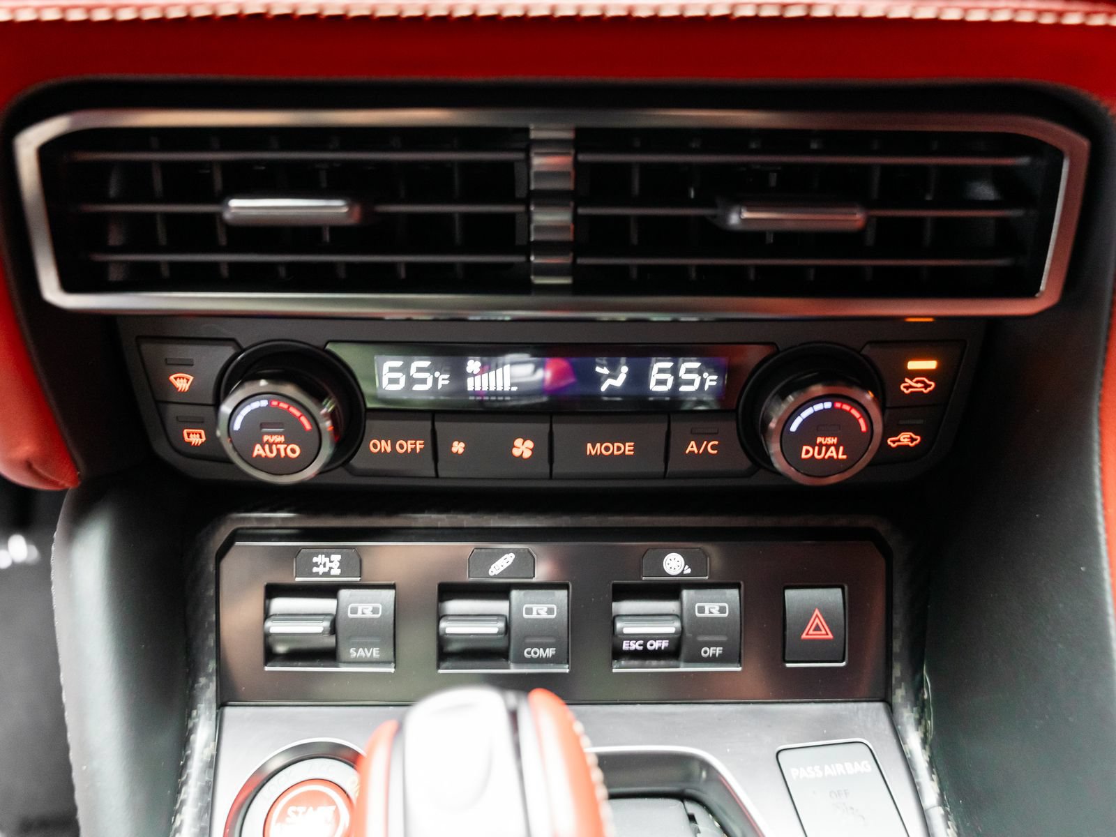 Used 2021 Nissan GT-R Premium AWD/4WD image 59