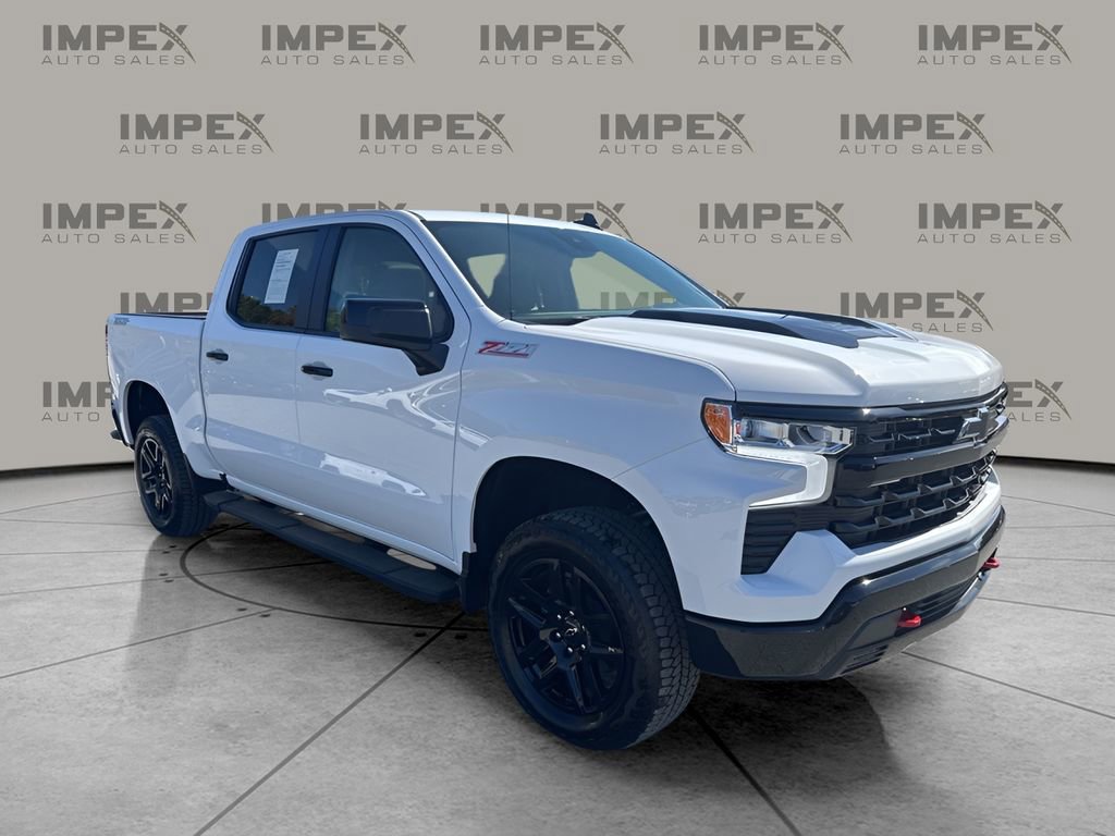 Used 2025 Chevrolet Silverado 1500 LT Trail Boss w/ Convenience Package II image 7