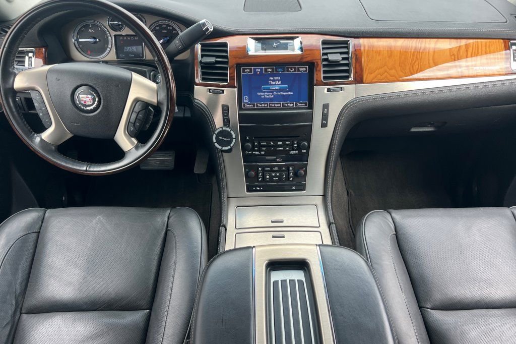 Used 2014 Cadillac Escalade Platinum AWD/4WD image 10