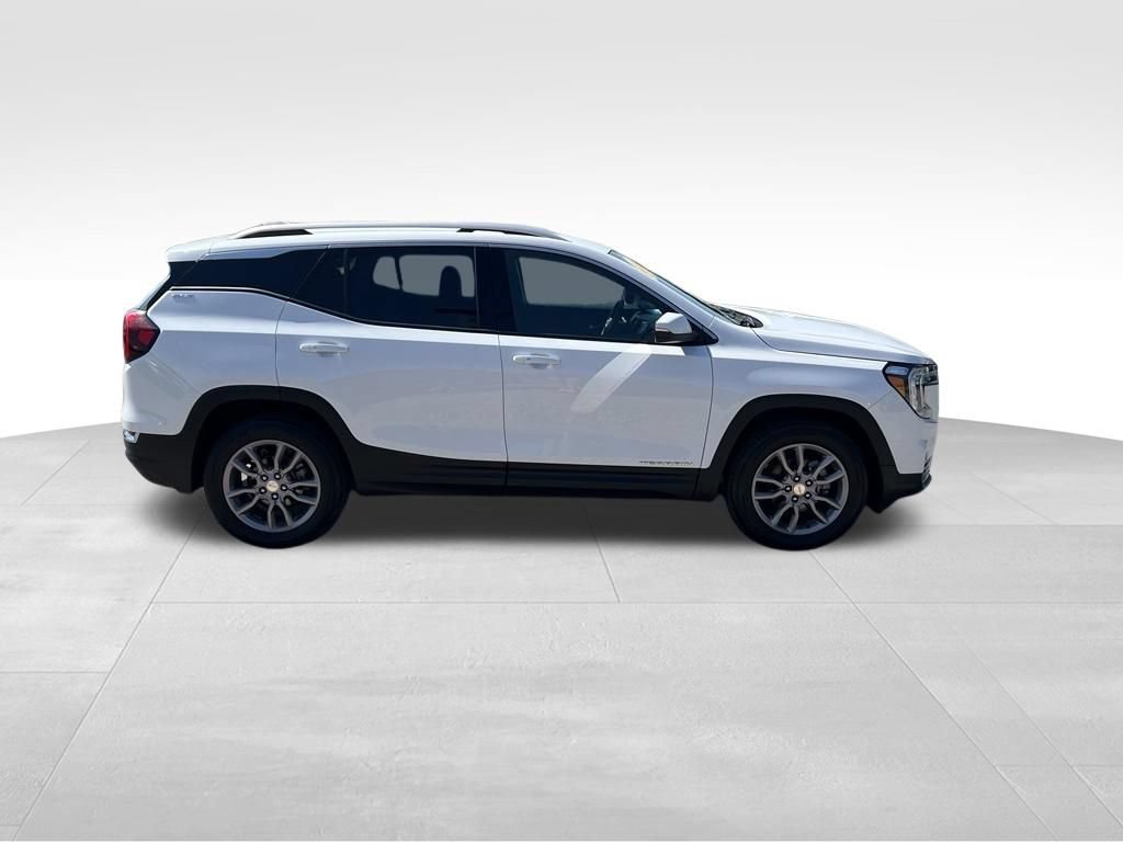 Used 2024 GMC Terrain SLT AWD/4WD image 8