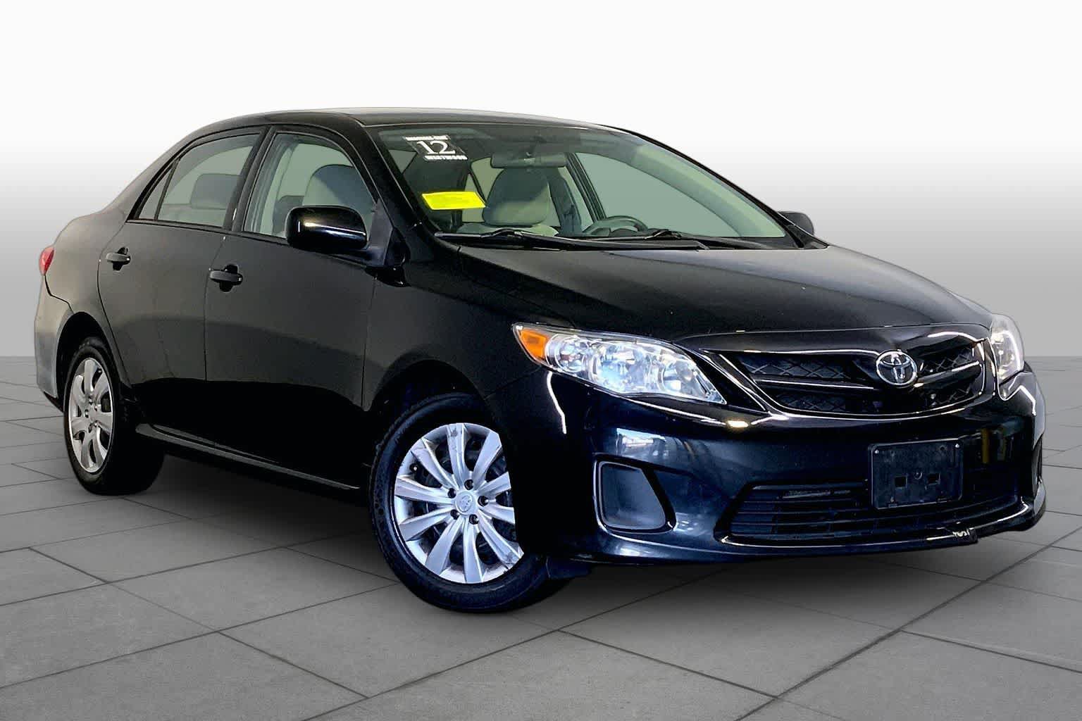 Used 2012 Toyota Corolla LE FWD image 2