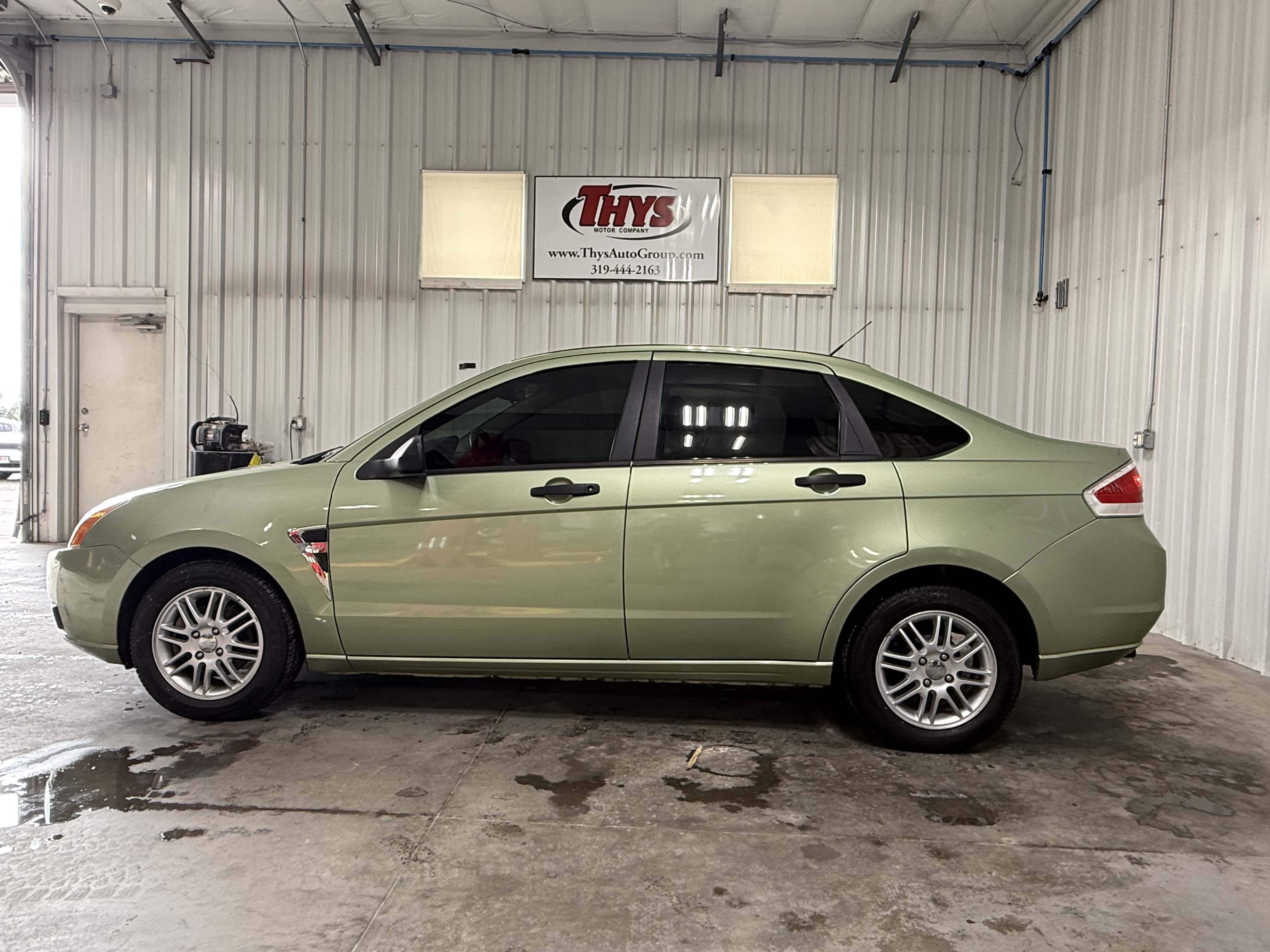 Used 2008 Ford Focus Sedan FWD image 13