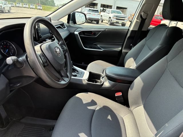 Used 2022 Toyota RAV4 LE AWD/4WD image 11