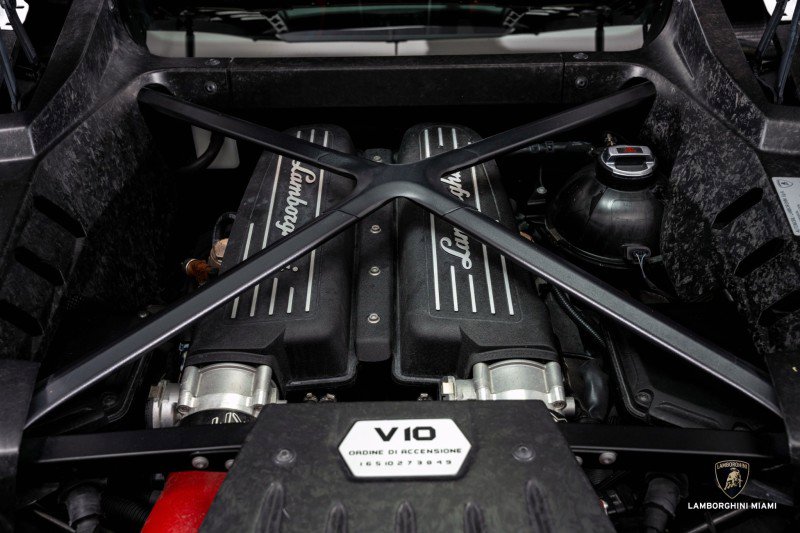 Used 2019 Lamborghini Huracan LP 580-2 image 14