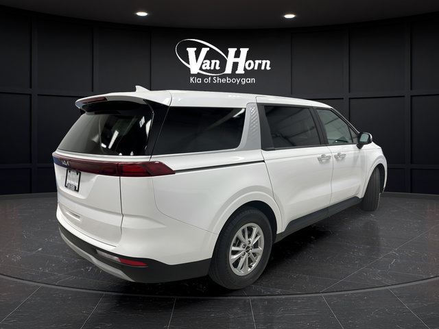 Used 2024 Kia Carnival LX FWD image 7