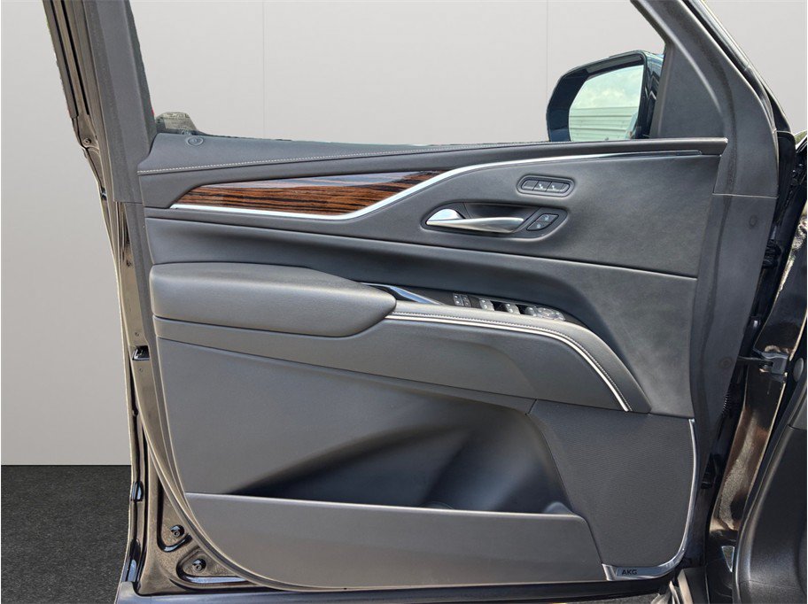 Used 2022 Cadillac Escalade Luxury RWD image 23