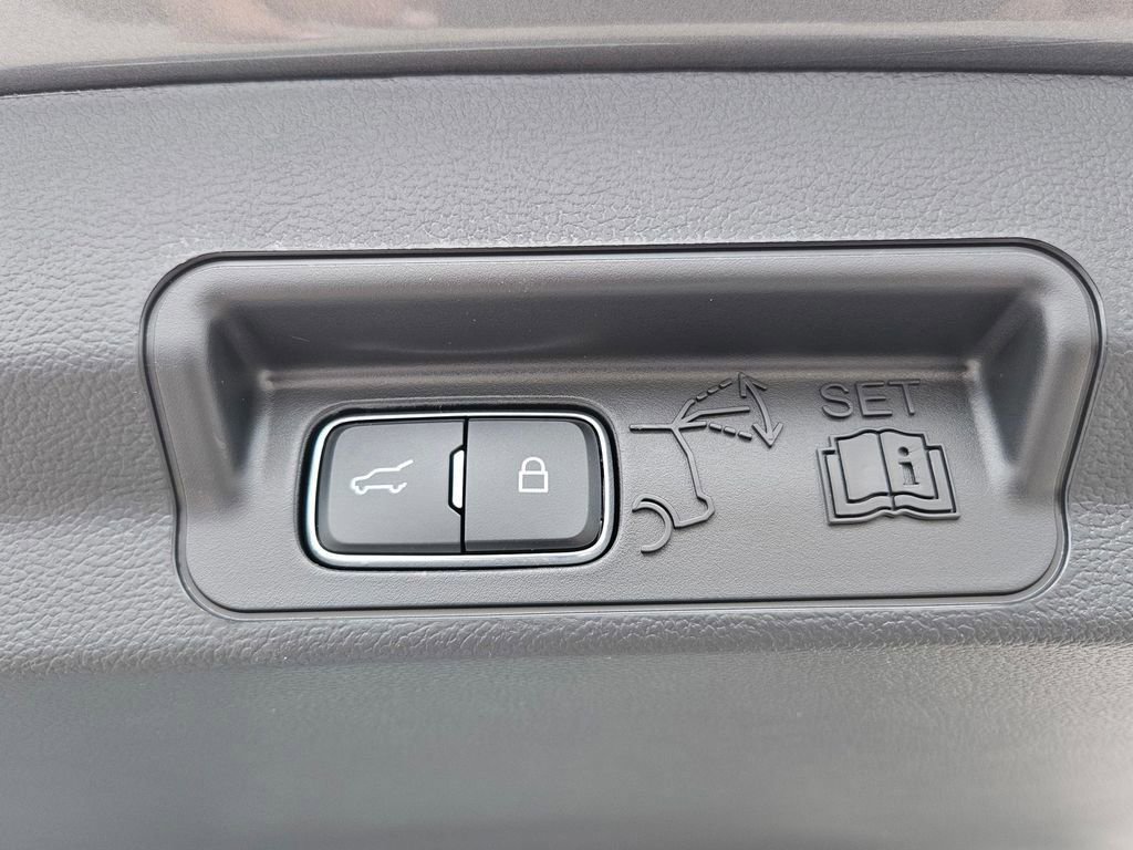 New 2026 Ford Explorer Active w/ Active Comfort Package image 27