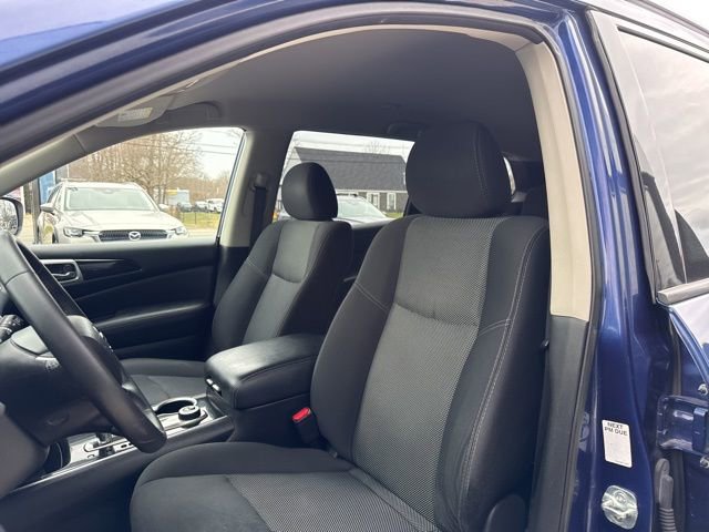 Used 2019 Nissan Pathfinder SV image 10