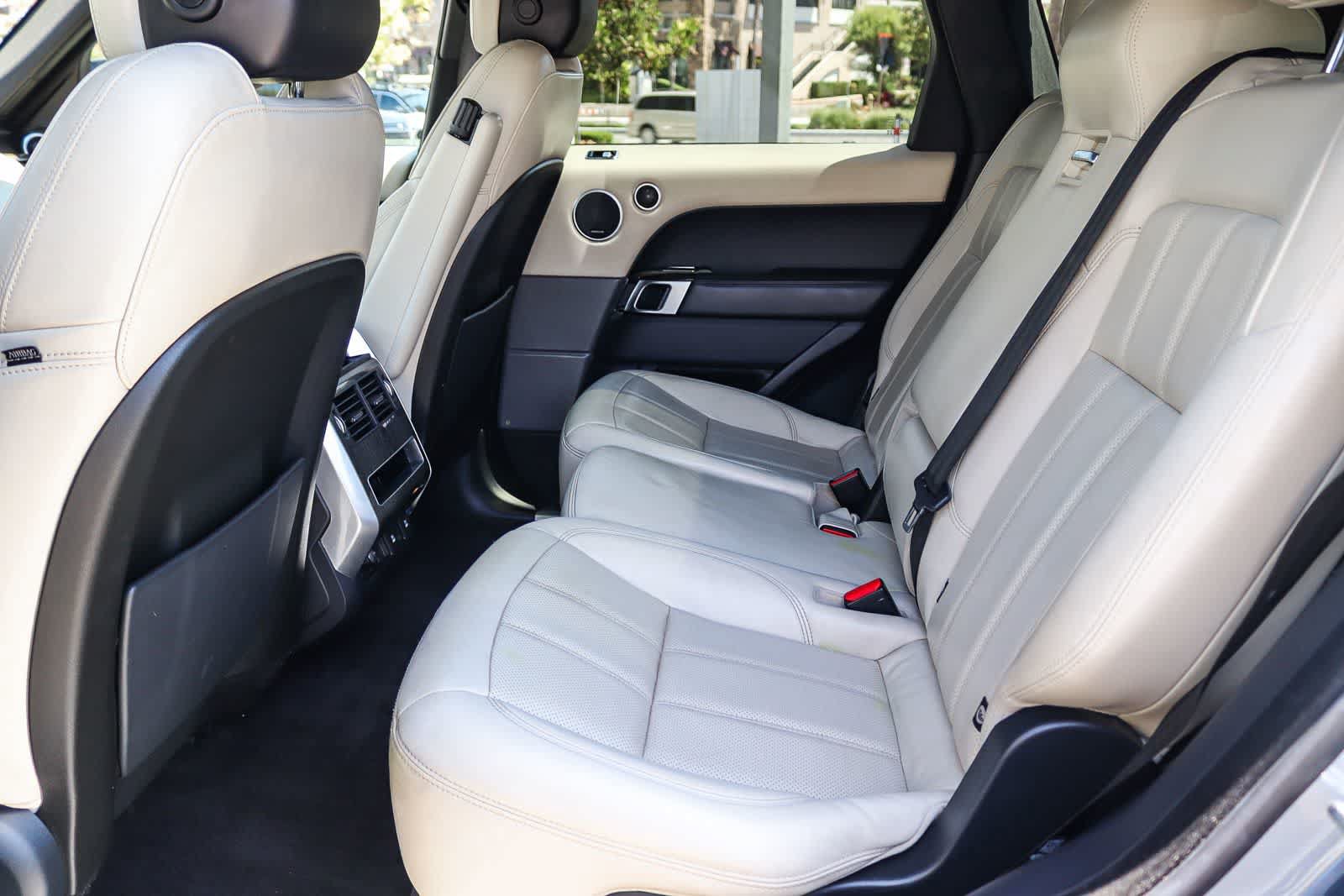 Used 2020 Land Rover Range Rover Sport HSE AWD/4WD image 17