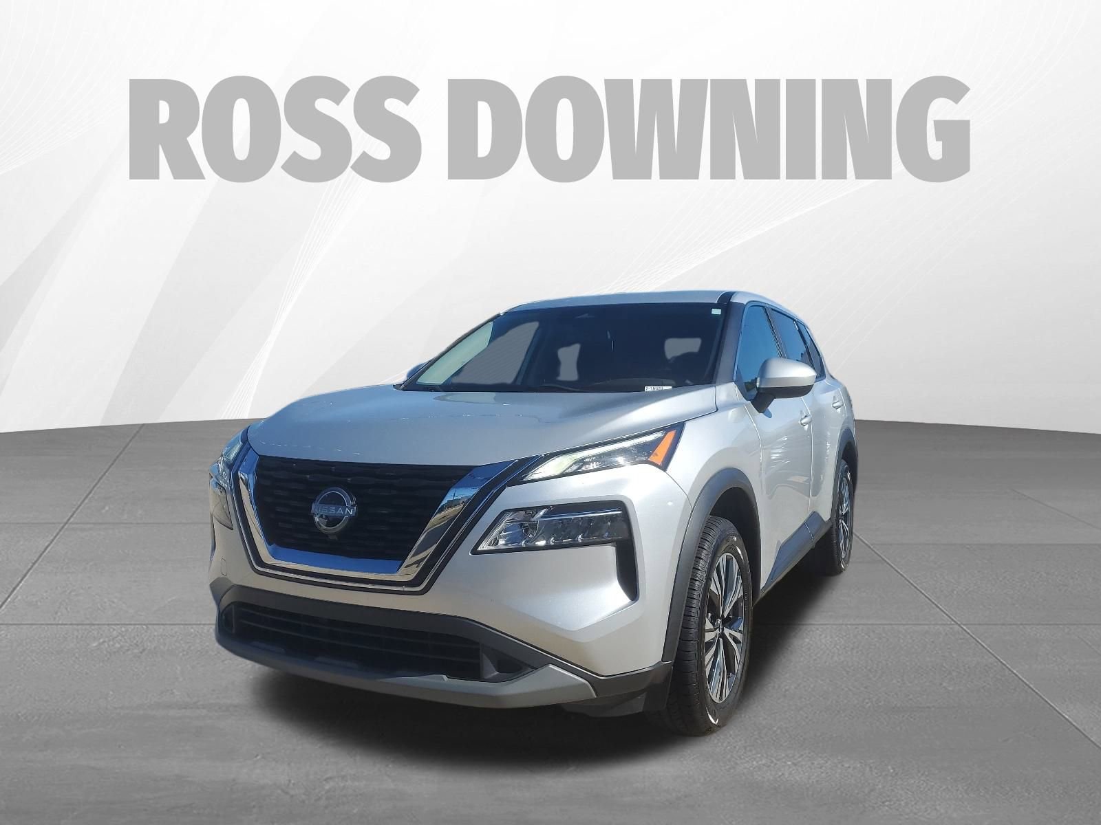 Used 2023 Nissan Rogue SV image 2