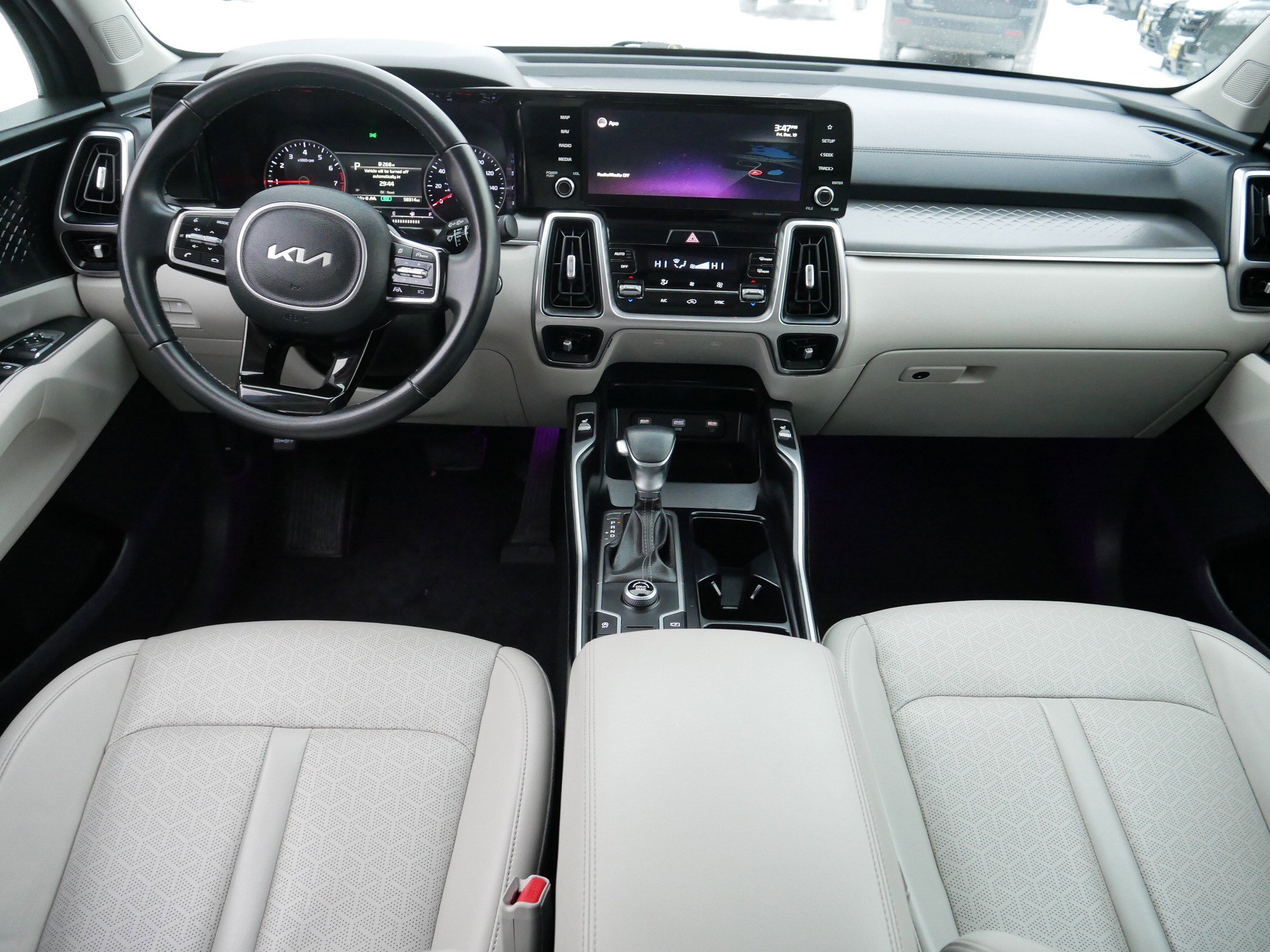 Certified 2022 Kia Sorento S w/ Panoramic Sunroof Package image 10