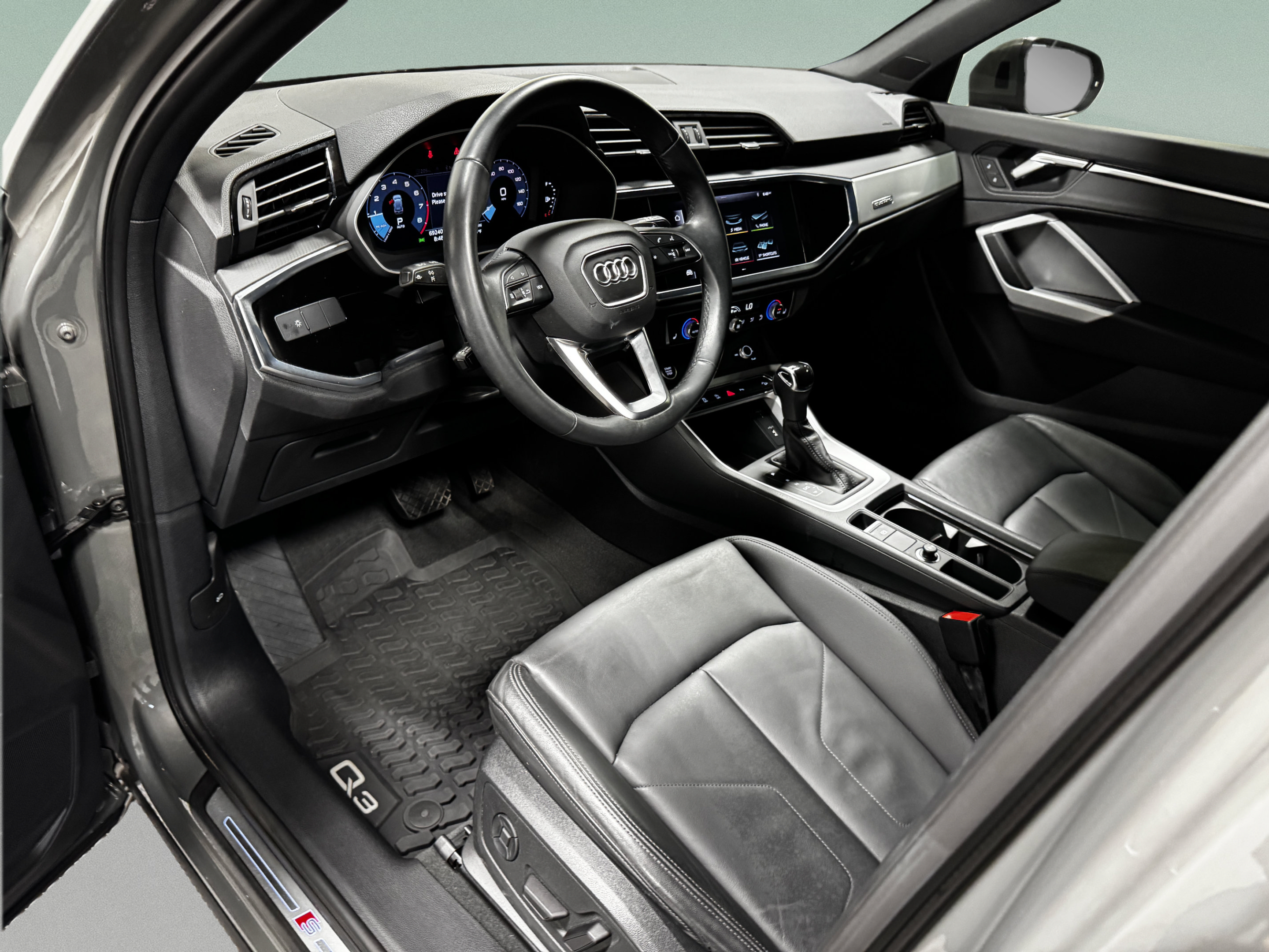 Used 2021 Audi Q3 2.0T Premium AWD/4WD image 9