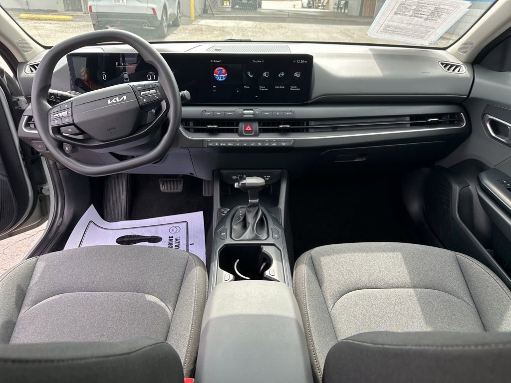 Used 2025 Kia K4 LXS image 13
