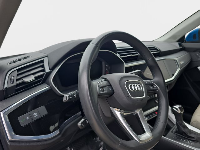Used 2023 Audi Q3 2.0T Premium w/ Convenience Package AWD/4WD image 19