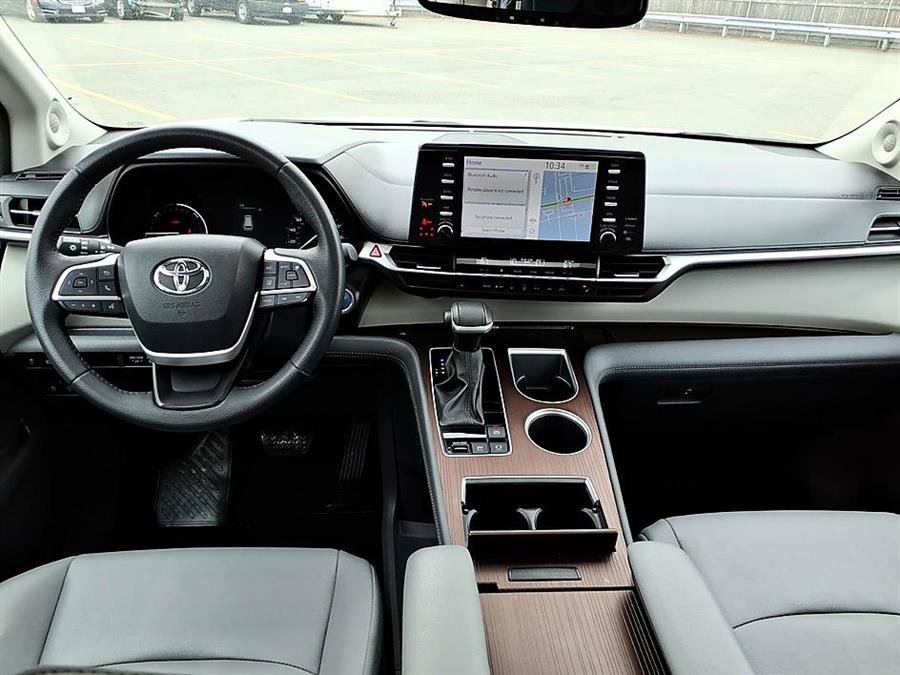 Used 2024 Toyota Sienna XLE w/ XLE Plus Package AWD/4WD image 22