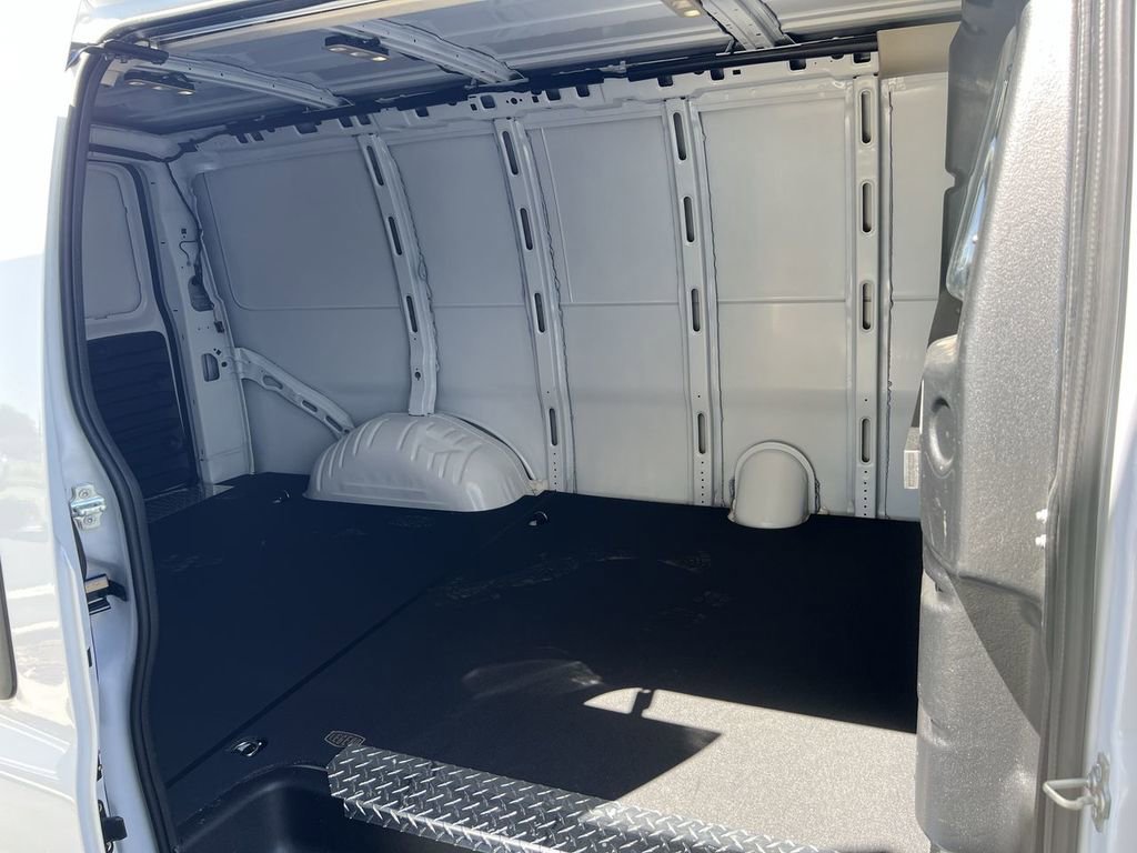 New 2025 Chevrolet Express 2500 w/ Driver Convenience Package image 25