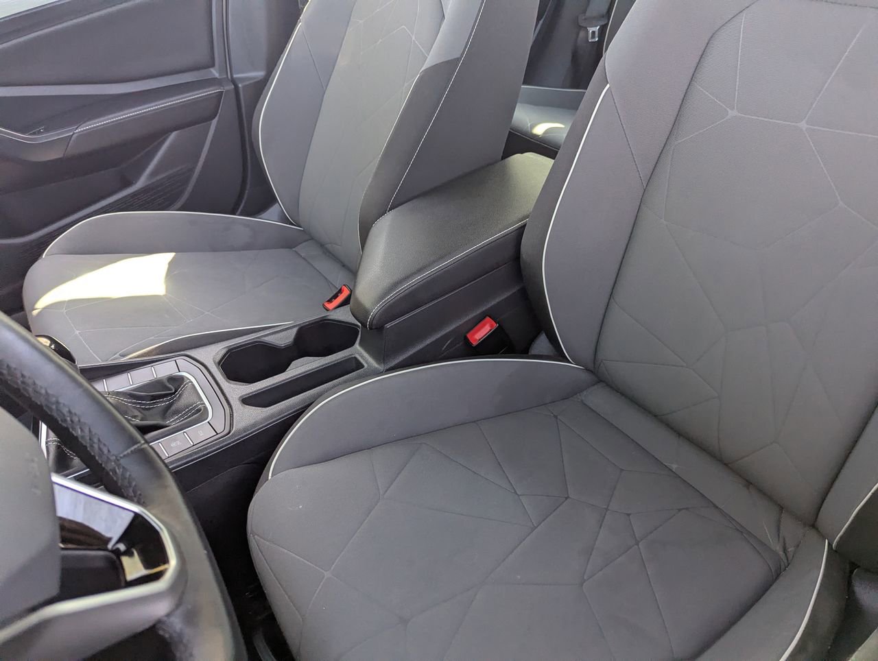 Used 2025 Volkswagen Jetta Sport FWD image 20