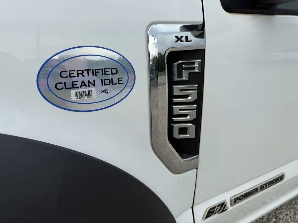 Used 2017 Ford F550 4x4 Crew Cab Super Duty image 9