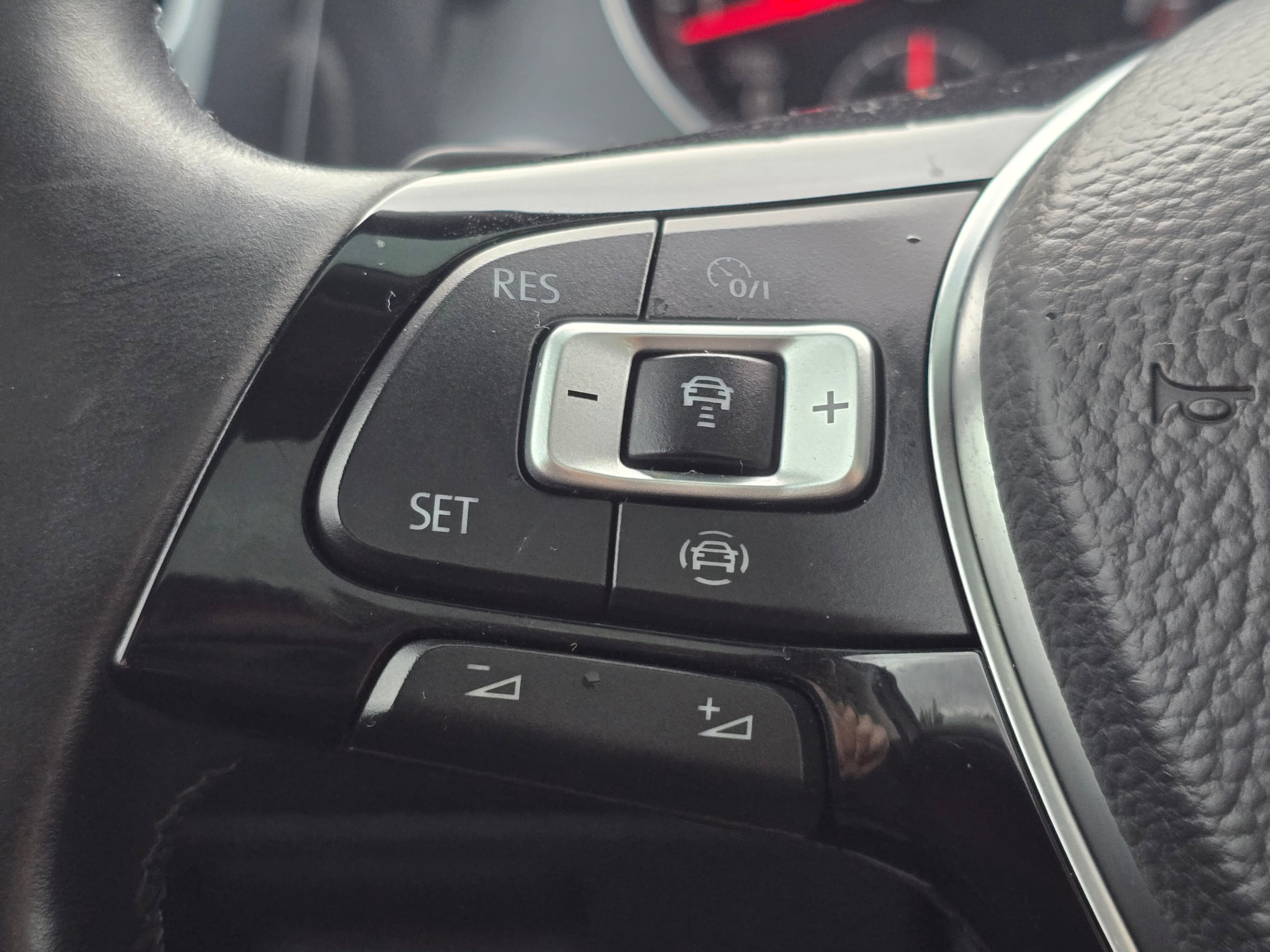 Used 2019 Volkswagen Golf Alltrack SEL image 34