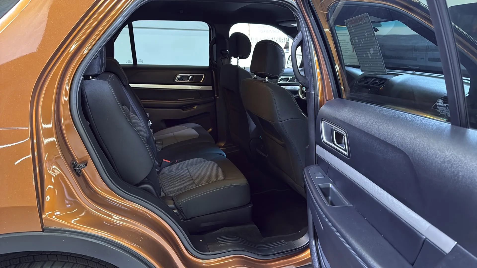 Used 2017 Ford Explorer XLT FWD image 14