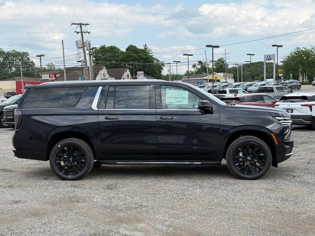New 2025 Chevrolet Suburban Premier AWD/4WD image 3