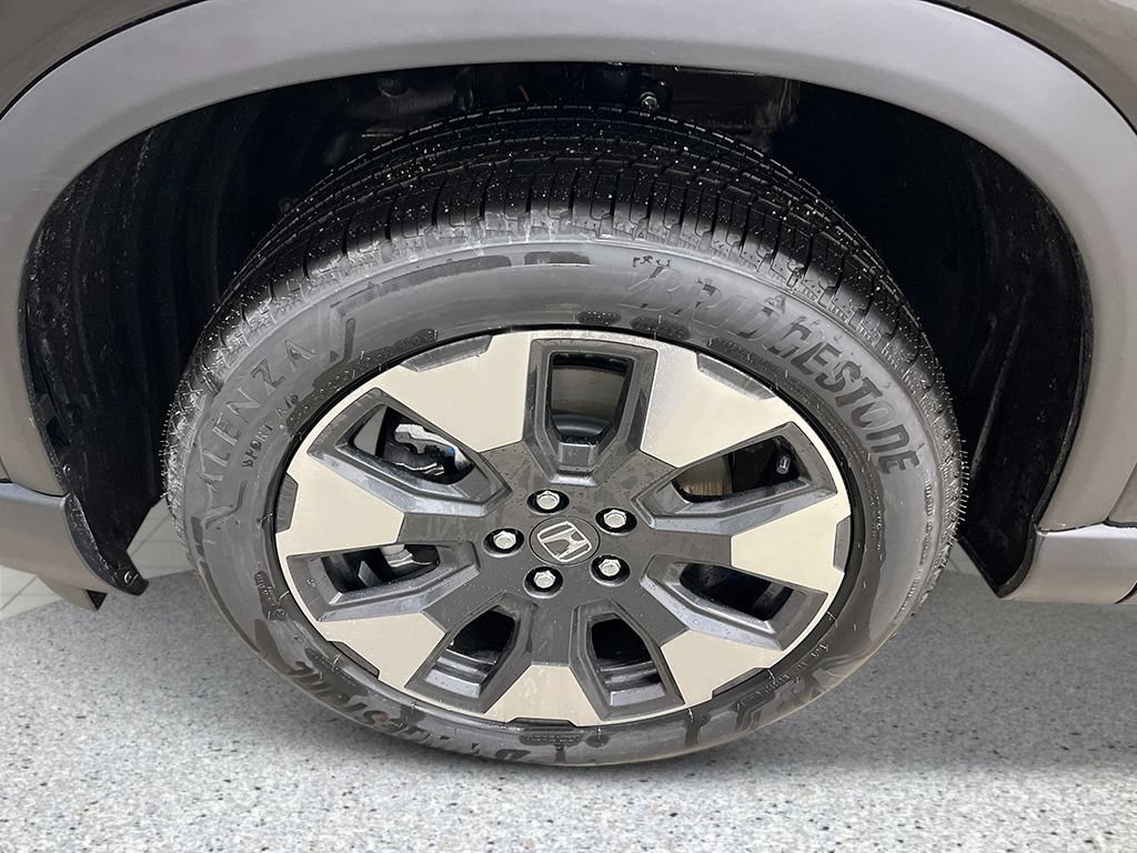 New 2026 Honda Pilot Touring image 12