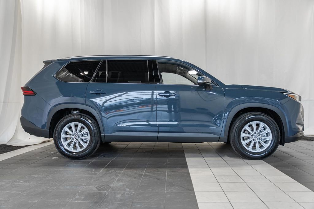 New 2026 Toyota Grand Highlander XLE image 3