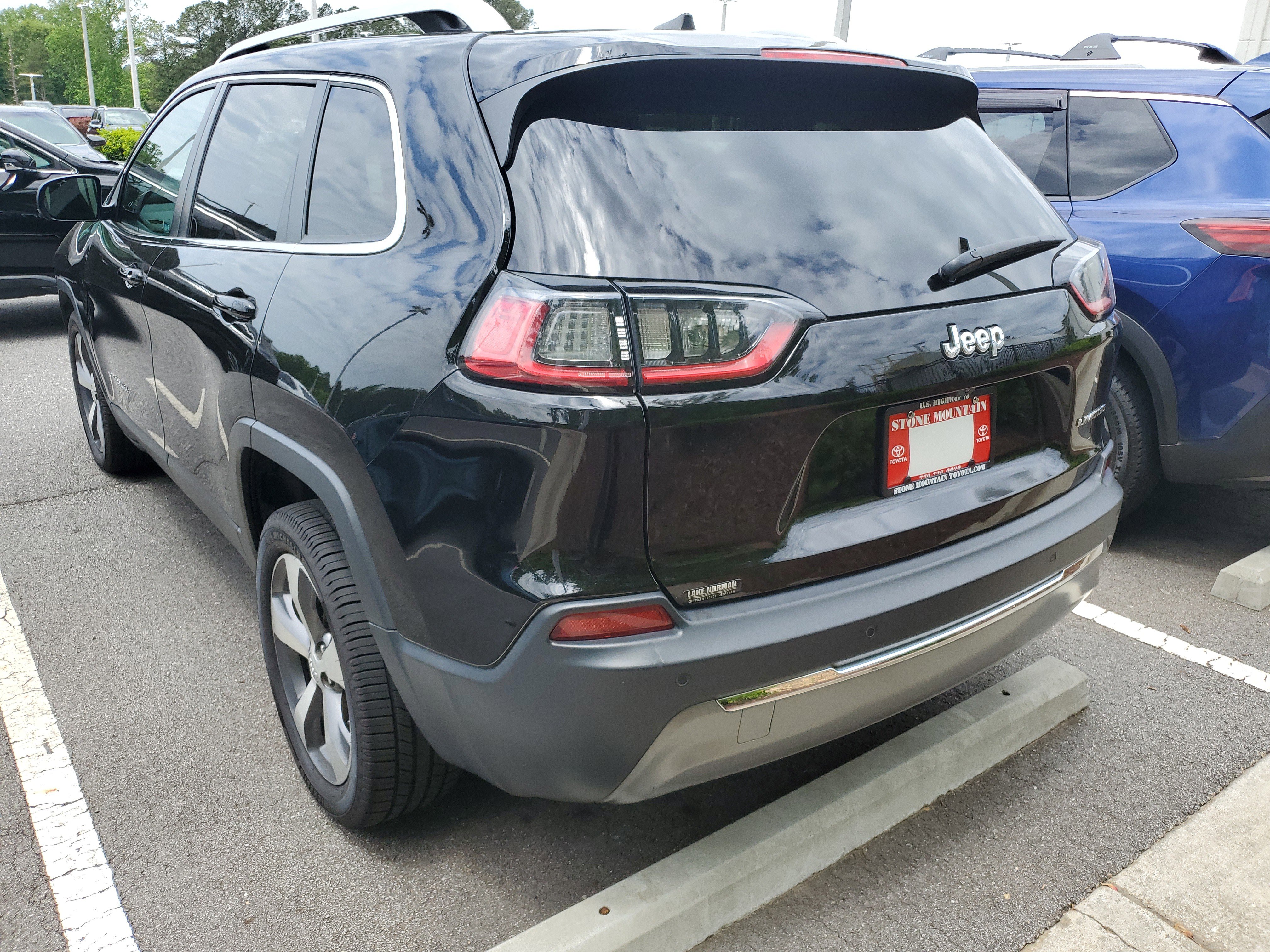 Used 2020 Jeep Cherokee Limited FWD image 7