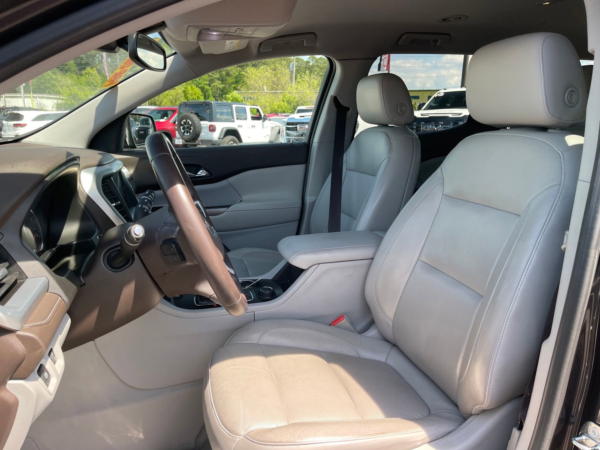 Used 2017 GMC Acadia SLT image 13