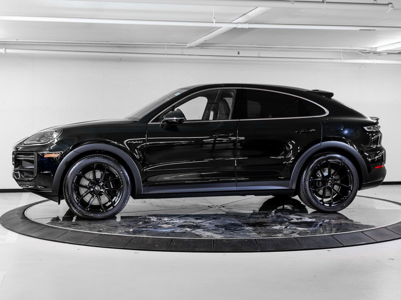 New 2026 Porsche Cayenne Turbo image 2